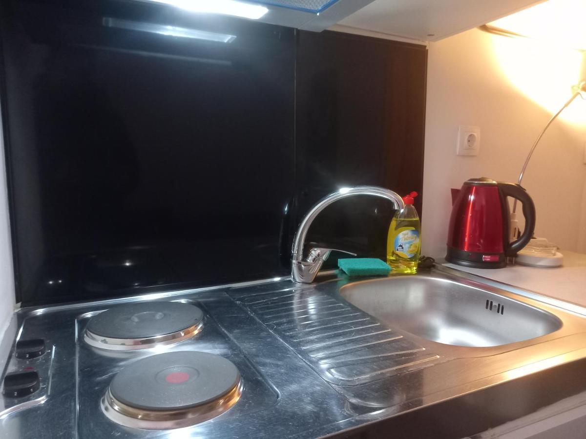 Eros Welcome Stay Downtown Studio - Explore Center By Foot - Close To Helexpo & University Salonic Exterior foto