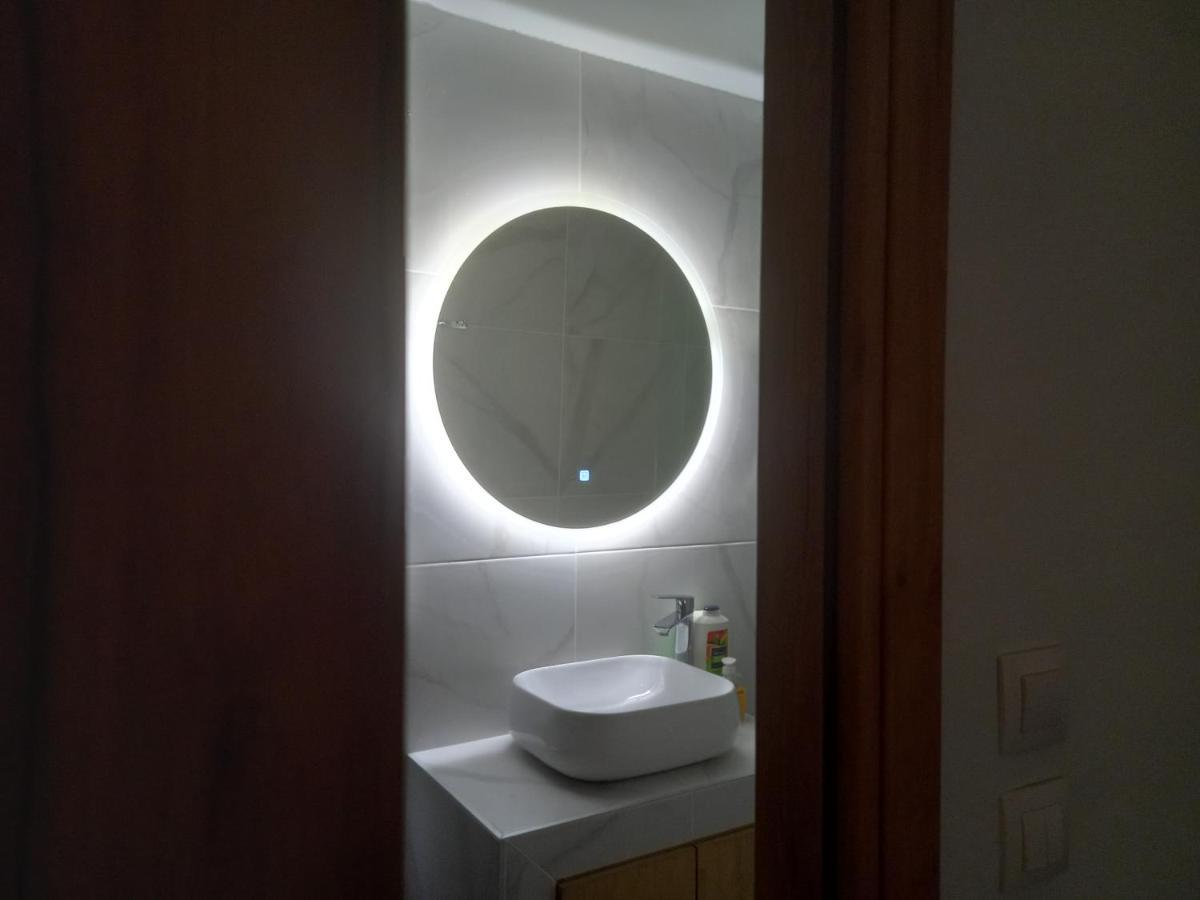 Eros Welcome Stay Downtown Studio - Explore Center By Foot - Close To Helexpo & University Salonic Exterior foto